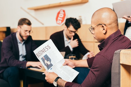 Hierarchische Strukturen im Wandel: Wie moderne Unternehmen in Deutschland von flacheren Hierarchien profitieren