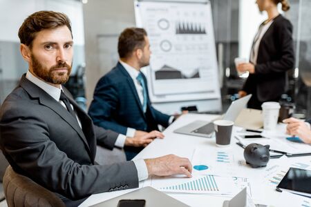 Einzelunternehmen, UG oder GmbH? Die richtige Rechtsform wählen und erfolgreich ins Handelsregister eintragen