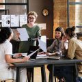 Der Innovationsprozess in jungen Unternehmen: Von der Idee zum skalierbaren Geschäftsmodell