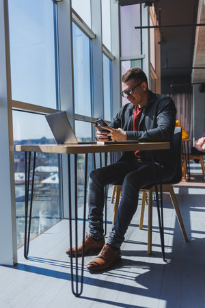 Offline- und Online-Networking: Synergieeffekte für Selbstständige in Deutschland optimal nutzen